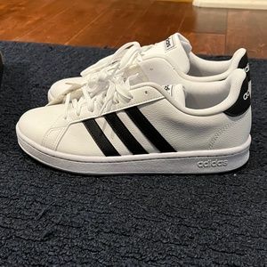 Women’s Adidas Grand Court